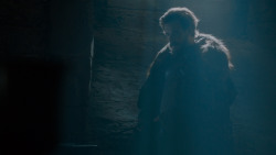 extant_GameOfThrones_4x02-TheLionAndTheRose_0831