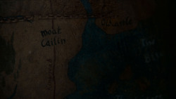 extant_GameOfThrones_4x02-TheLionAndTheRose_0876
