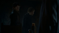 extant_GameOfThrones_4x02-TheLionAndTheRose_0899