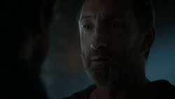 extant_GameOfThrones_4x02-TheLionAndTheRose_0927