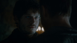 extant_GameOfThrones_4x02-TheLionAndTheRose_0941