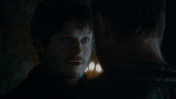 extant_GameOfThrones_4x02-TheLionAndTheRose_0943