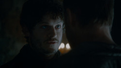 extant_GameOfThrones_4x02-TheLionAndTheRose_0944
