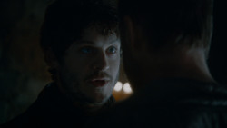 extant_GameOfThrones_4x02-TheLionAndTheRose_0945