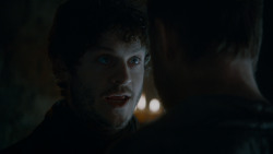 extant_GameOfThrones_4x02-TheLionAndTheRose_0949