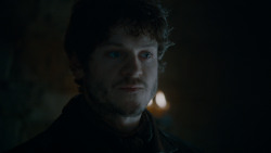 extant_GameOfThrones_4x02-TheLionAndTheRose_0975
