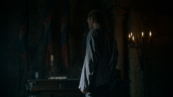 extant_GameOfThrones_4x02-TheLionAndTheRose_0989