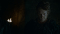 extant_GameOfThrones_4x02-TheLionAndTheRose_0992