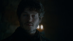 extant_GameOfThrones_4x02-TheLionAndTheRose_0994