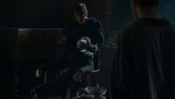 extant_GameOfThrones_4x02-TheLionAndTheRose_1039
