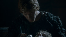 extant_GameOfThrones_4x02-TheLionAndTheRose_1047
