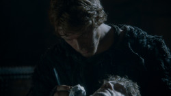 extant_GameOfThrones_4x02-TheLionAndTheRose_1048