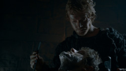 extant_GameOfThrones_4x02-TheLionAndTheRose_1066