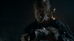 extant_GameOfThrones_4x02-TheLionAndTheRose_1068