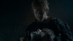 extant_GameOfThrones_4x02-TheLionAndTheRose_1084