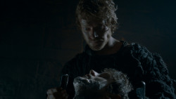 extant_GameOfThrones_4x02-TheLionAndTheRose_1087