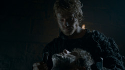 extant_GameOfThrones_4x02-TheLionAndTheRose_1088