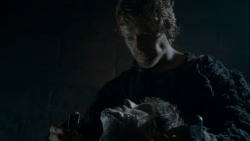 extant_GameOfThrones_4x02-TheLionAndTheRose_1094