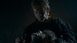 extant_GameOfThrones_4x02-TheLionAndTheRose_1095