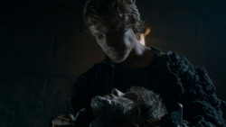 extant_GameOfThrones_4x02-TheLionAndTheRose_1097