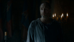 extant_GameOfThrones_4x02-TheLionAndTheRose_1099