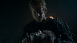 extant_GameOfThrones_4x02-TheLionAndTheRose_1116