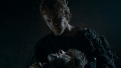 extant_GameOfThrones_4x02-TheLionAndTheRose_1122