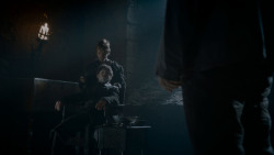 extant_GameOfThrones_4x02-TheLionAndTheRose_1139