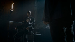 extant_GameOfThrones_4x02-TheLionAndTheRose_1141