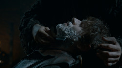 extant_GameOfThrones_4x02-TheLionAndTheRose_1156