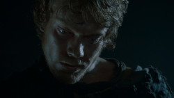 extant_GameOfThrones_4x02-TheLionAndTheRose_1160