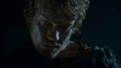 extant_GameOfThrones_4x02-TheLionAndTheRose_1161