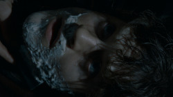 extant_GameOfThrones_4x02-TheLionAndTheRose_1171