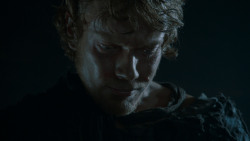 extant_GameOfThrones_4x02-TheLionAndTheRose_1180