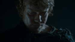 extant_GameOfThrones_4x02-TheLionAndTheRose_1182