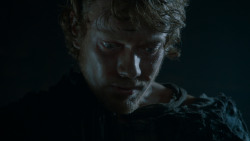 extant_GameOfThrones_4x02-TheLionAndTheRose_1189