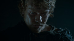 extant_GameOfThrones_4x02-TheLionAndTheRose_1190