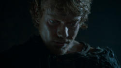 extant_GameOfThrones_4x02-TheLionAndTheRose_1191