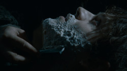 extant_GameOfThrones_4x02-TheLionAndTheRose_1194