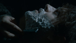 extant_GameOfThrones_4x02-TheLionAndTheRose_1197