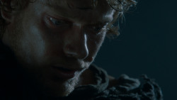 extant_GameOfThrones_4x02-TheLionAndTheRose_1204