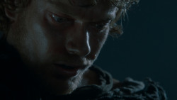 extant_GameOfThrones_4x02-TheLionAndTheRose_1209
