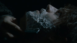 extant_GameOfThrones_4x02-TheLionAndTheRose_1211