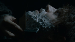 extant_GameOfThrones_4x02-TheLionAndTheRose_1213