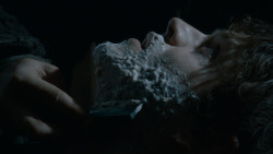 extant_GameOfThrones_4x02-TheLionAndTheRose_1214
