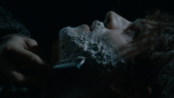 extant_GameOfThrones_4x02-TheLionAndTheRose_1215