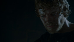 extant_GameOfThrones_4x02-TheLionAndTheRose_1241