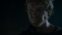 extant_GameOfThrones_4x02-TheLionAndTheRose_1267