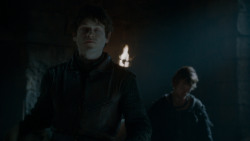 extant_GameOfThrones_4x02-TheLionAndTheRose_1270