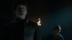extant_GameOfThrones_4x02-TheLionAndTheRose_1271